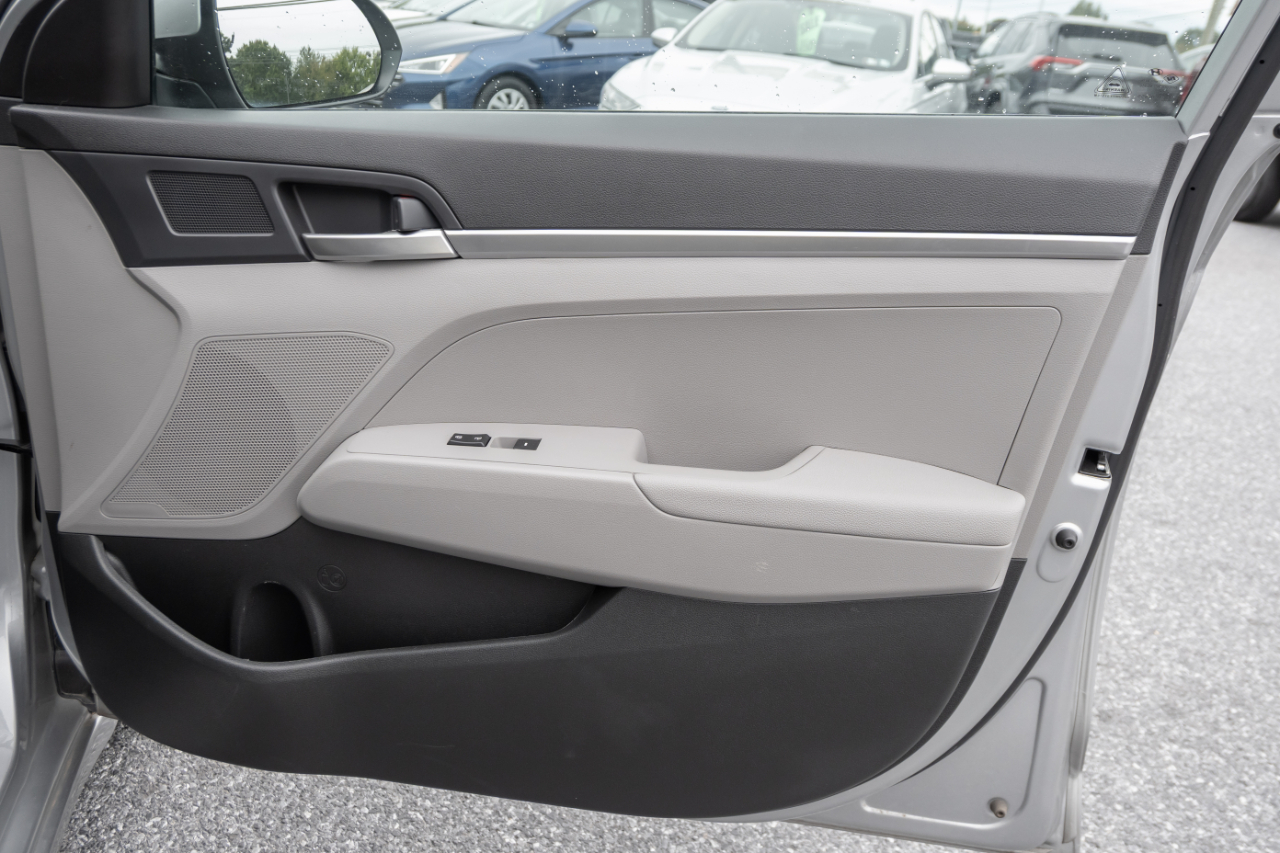 Hyundai Elantra SE 2020