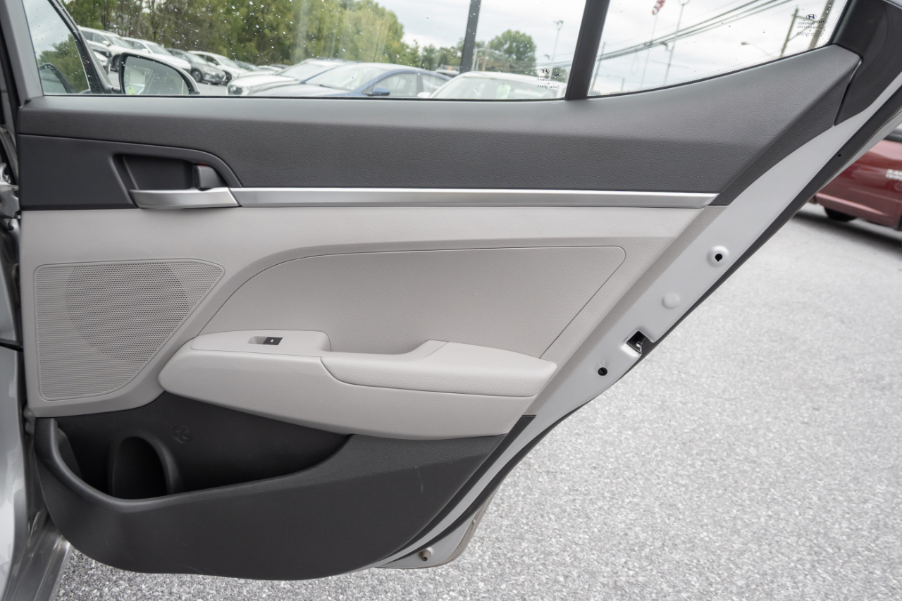 Hyundai Elantra SE 2020
