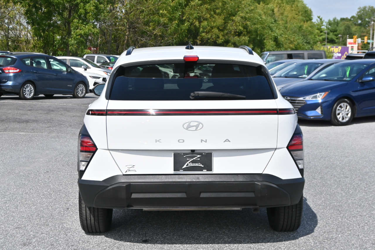 Hyundai Kona SEL FWD 2025