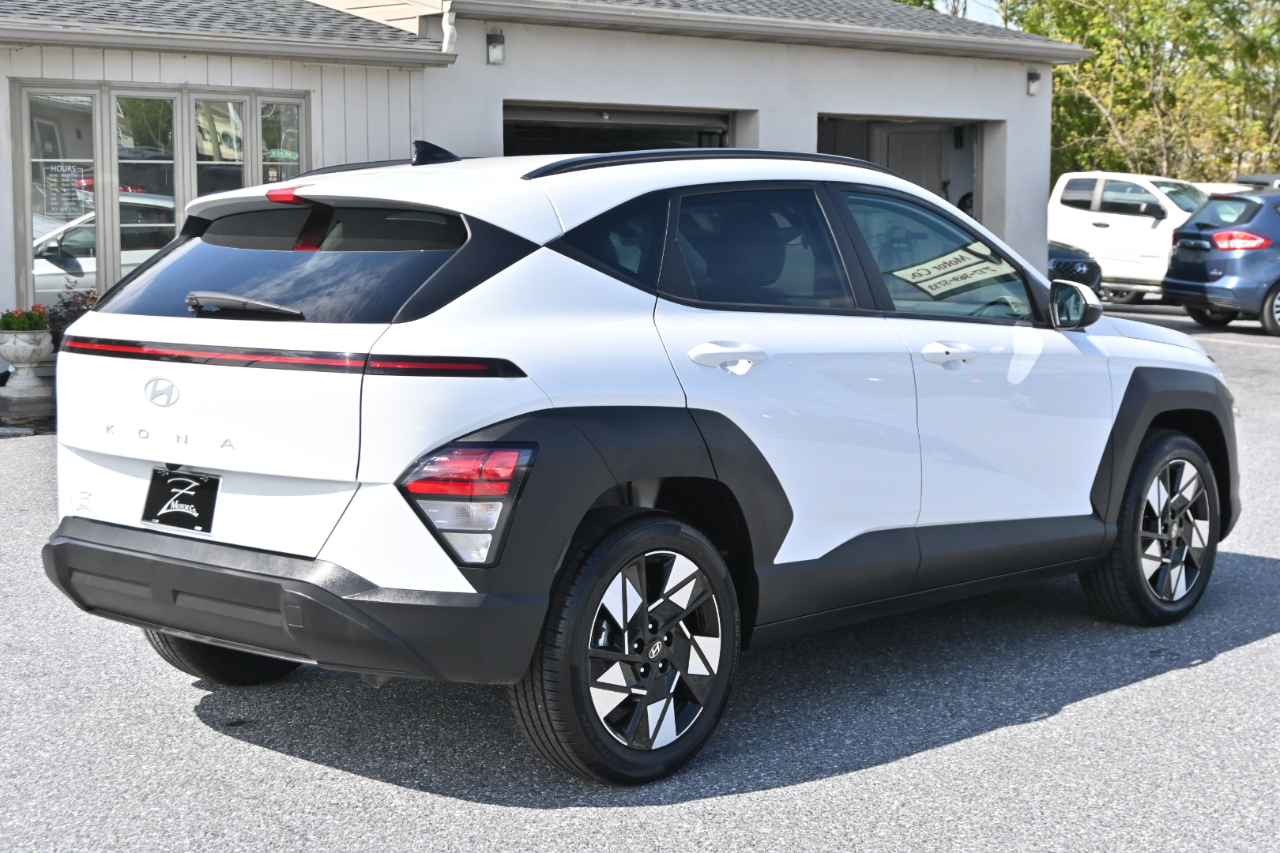 Hyundai Kona SEL FWD 2025