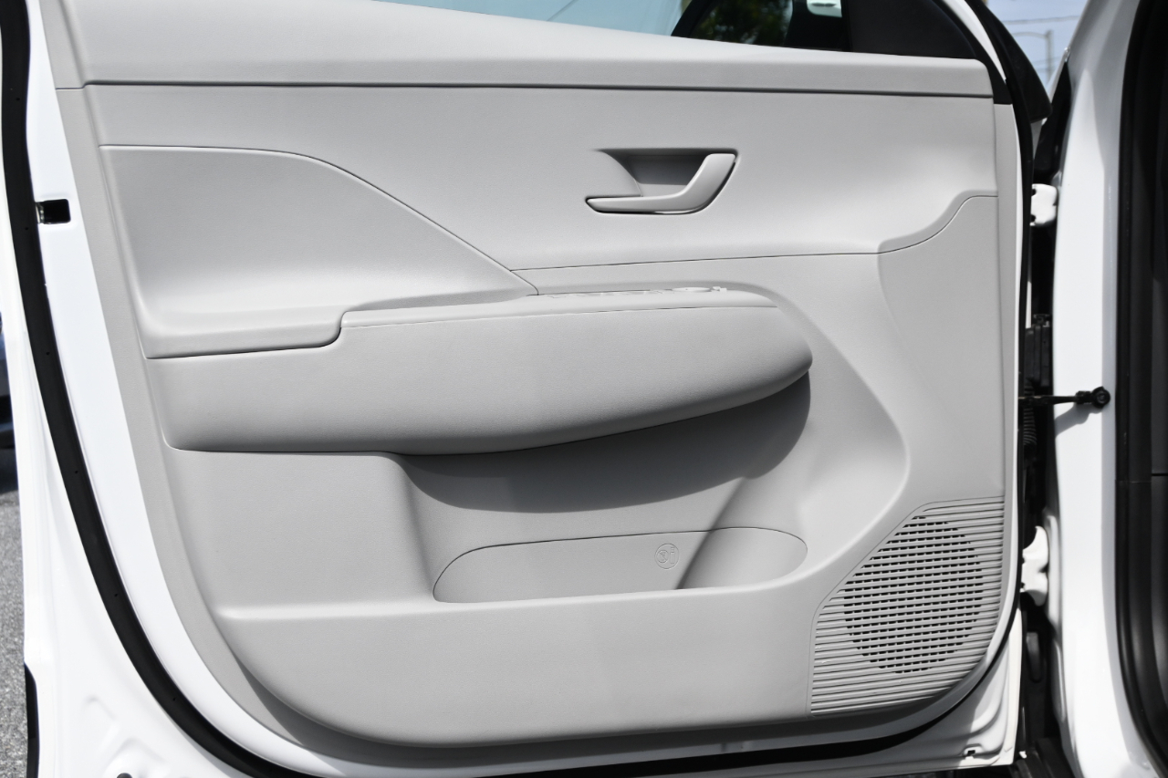 Hyundai Kona SEL FWD 2025