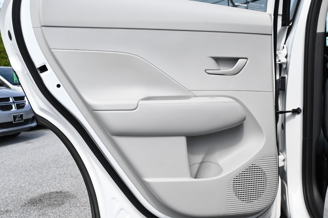 Hyundai Kona SEL FWD 2025