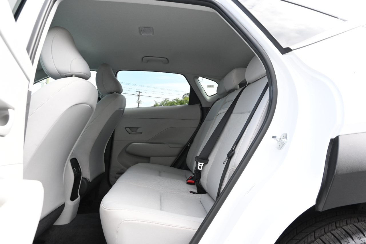 Hyundai Kona SEL FWD 2025