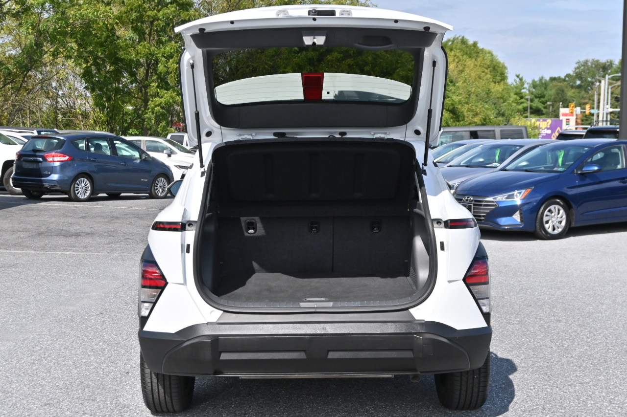 Hyundai Kona SEL FWD 2025
