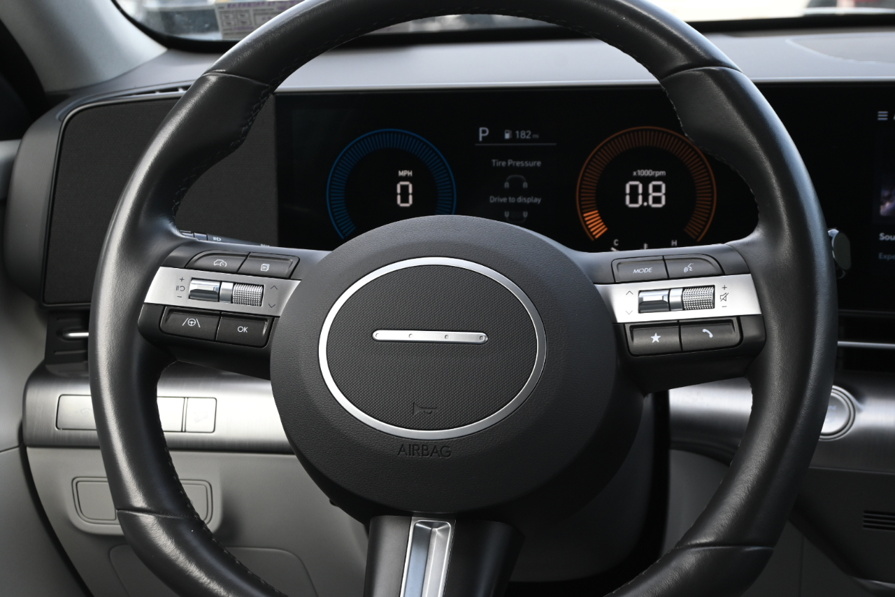 Hyundai Kona SEL FWD 2025