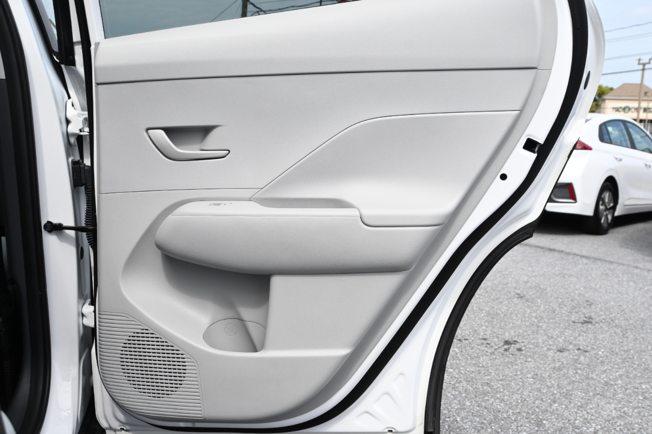 Hyundai Kona SEL FWD 2025