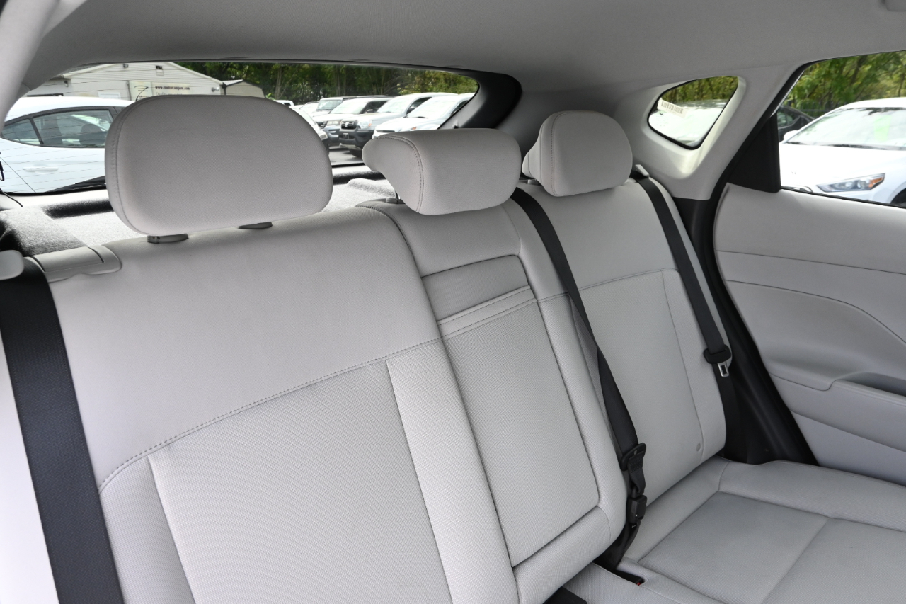 Hyundai Kona SEL FWD 2025