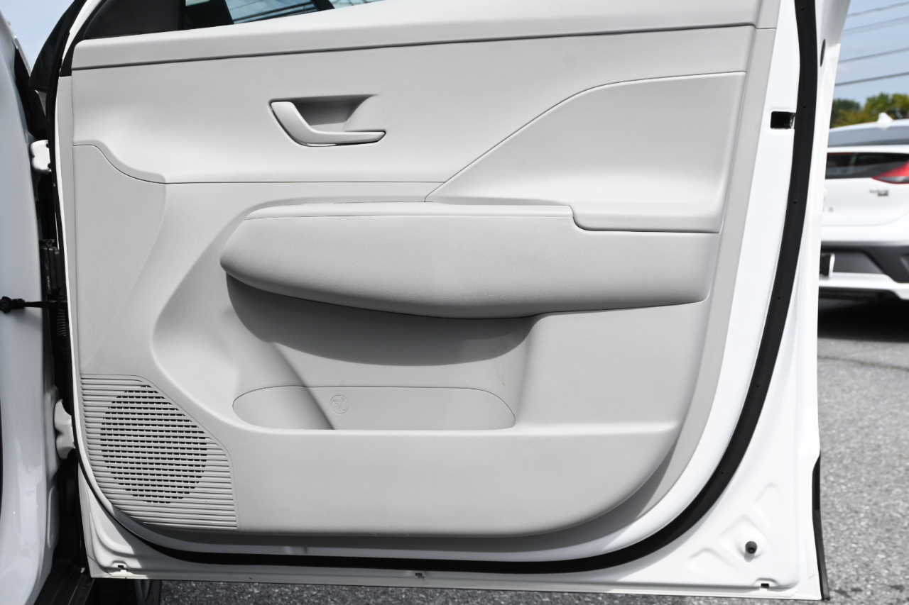 Hyundai Kona SEL FWD 2025