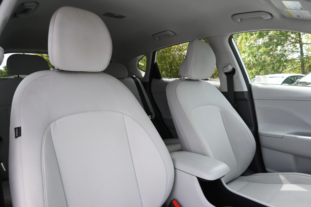 Hyundai Kona SEL FWD 2025