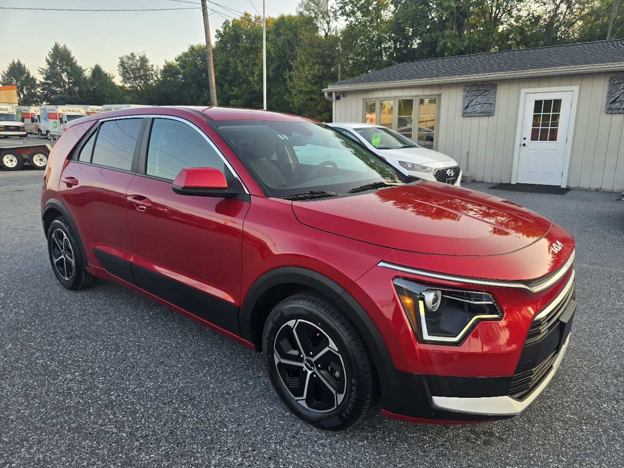 Kia Niro LX FWD 2025