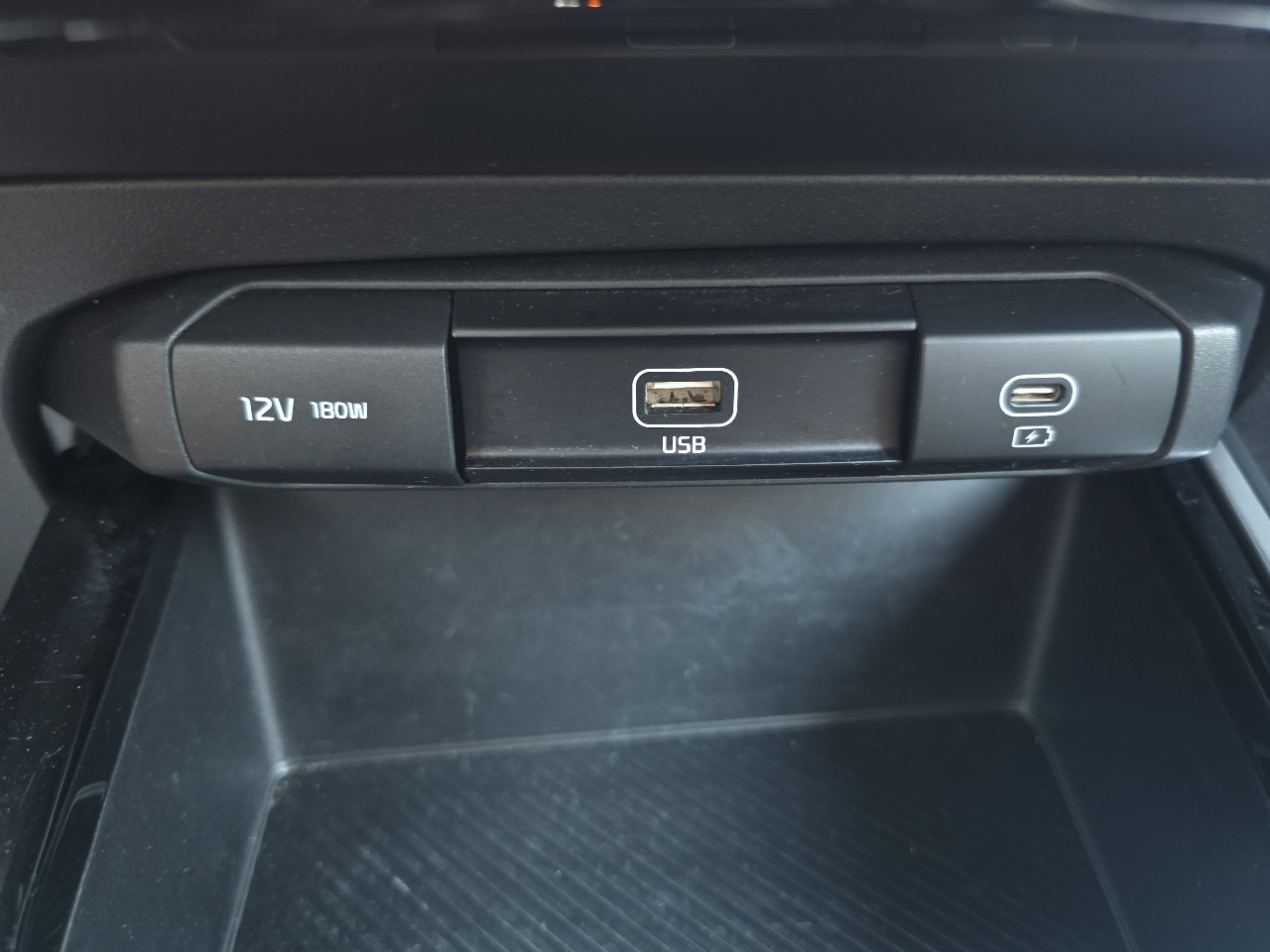 Kia Niro LX FWD 2025