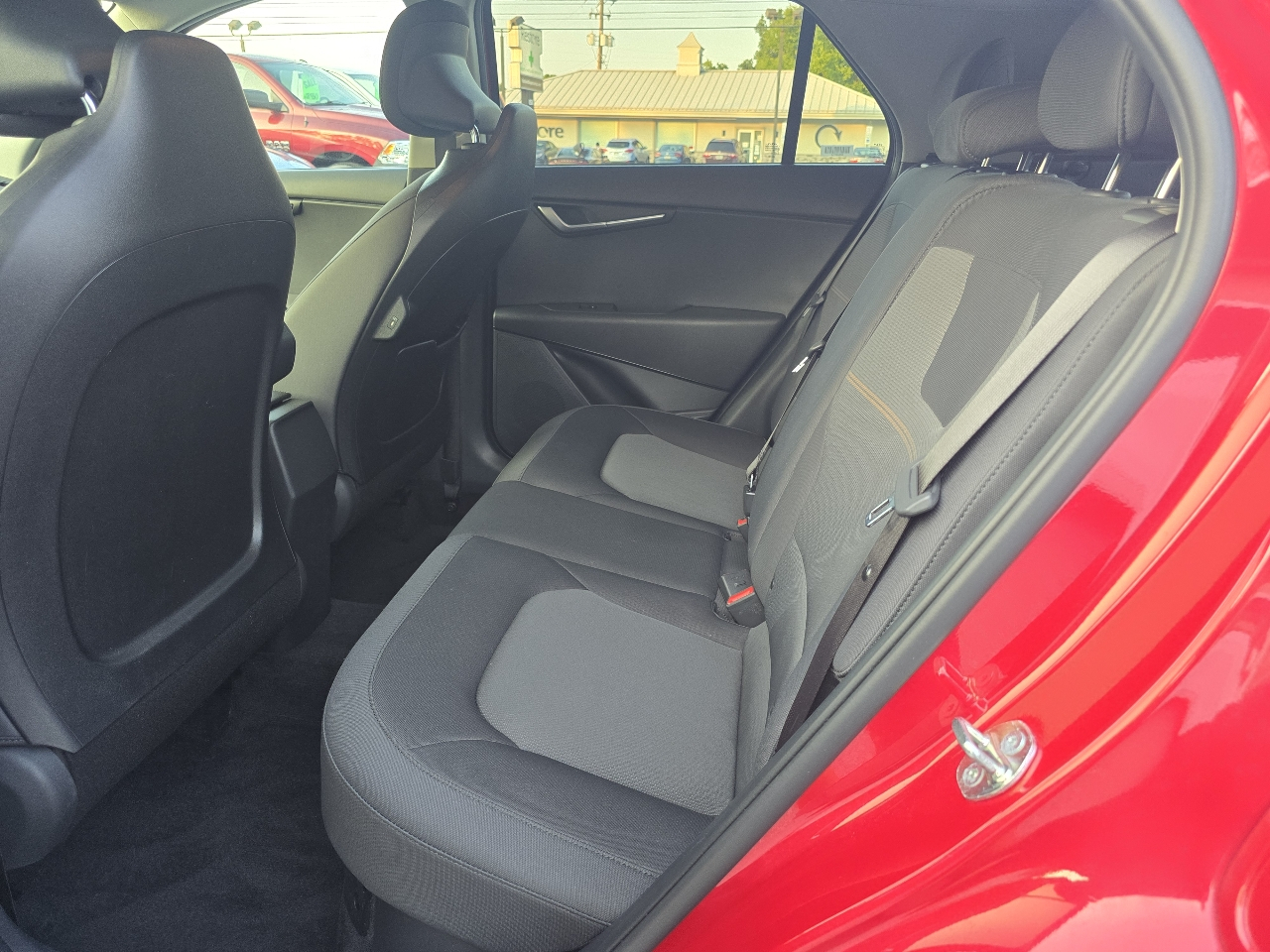 Kia Niro LX FWD 2025