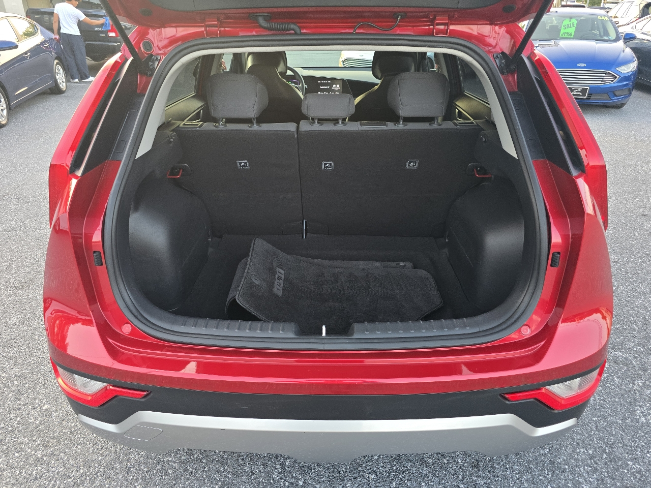 Kia Niro LX FWD 2025