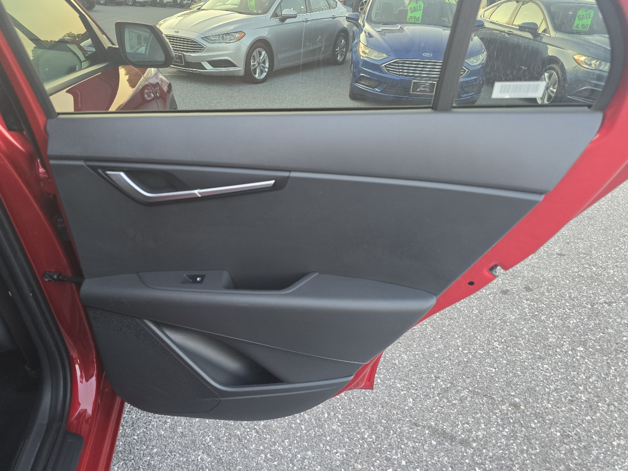 Kia Niro LX FWD 2025