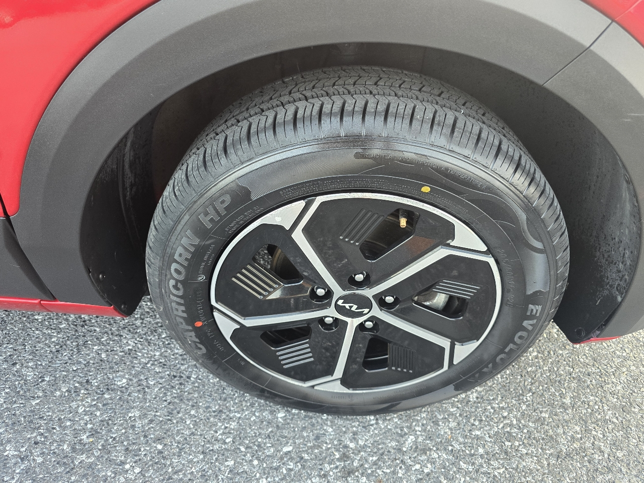 Kia Niro LX FWD 2025