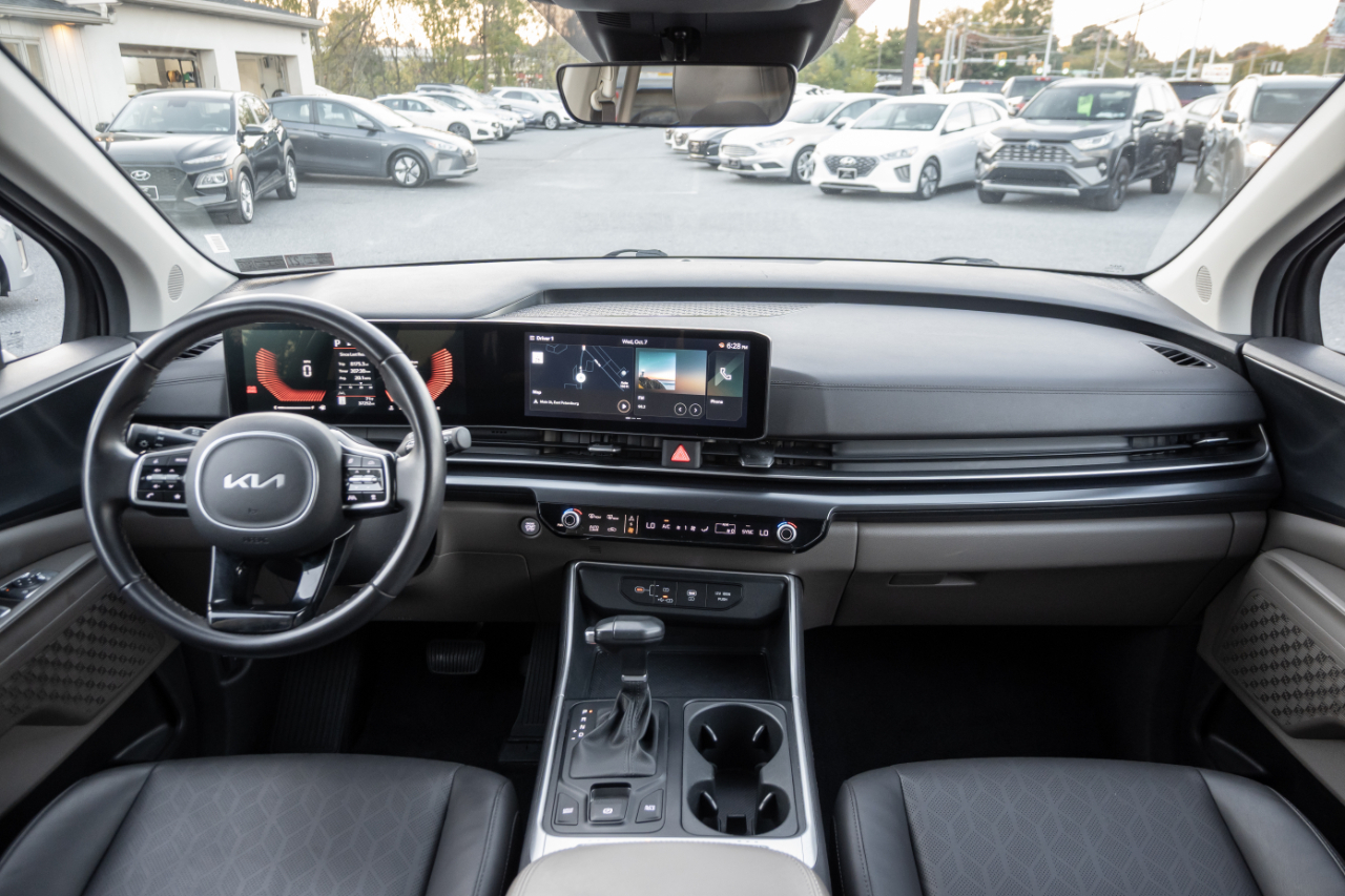 Kia Carnival LXS FWD 2025
