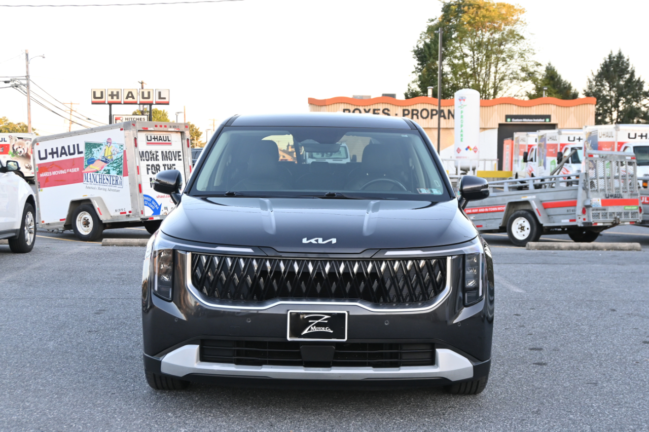 Kia Carnival LXS FWD 2025