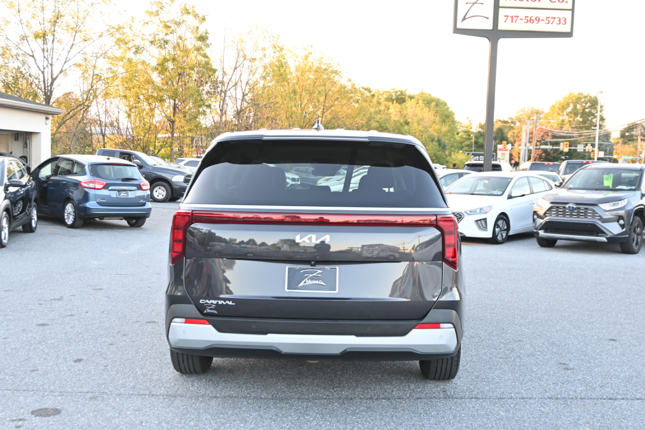 Kia Carnival LXS FWD 2025