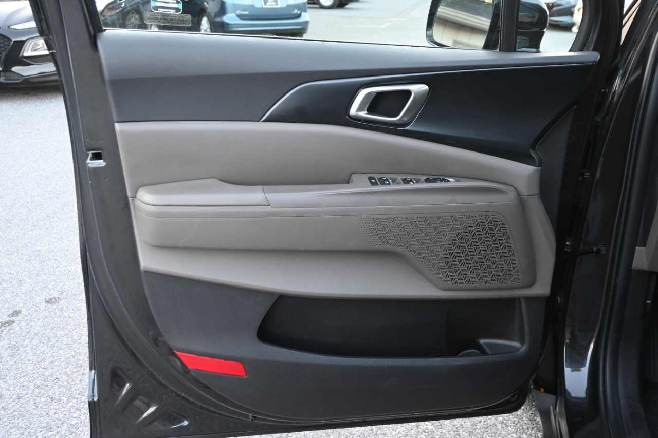 Kia Carnival LXS FWD 2025