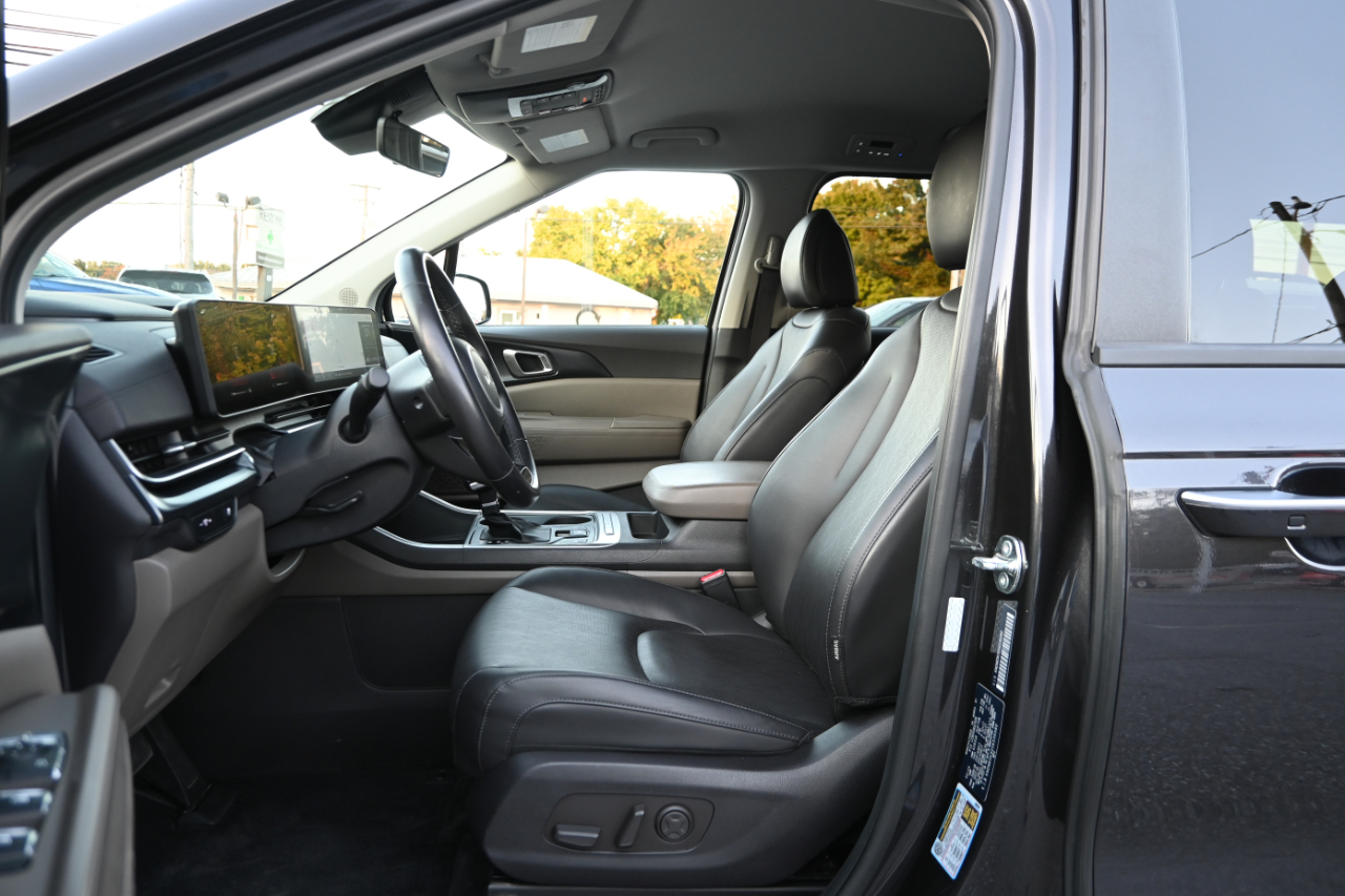 Kia Carnival LXS FWD 2025