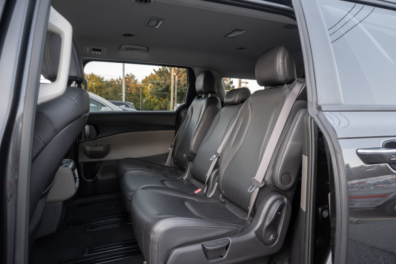 Kia Carnival LXS FWD 2025