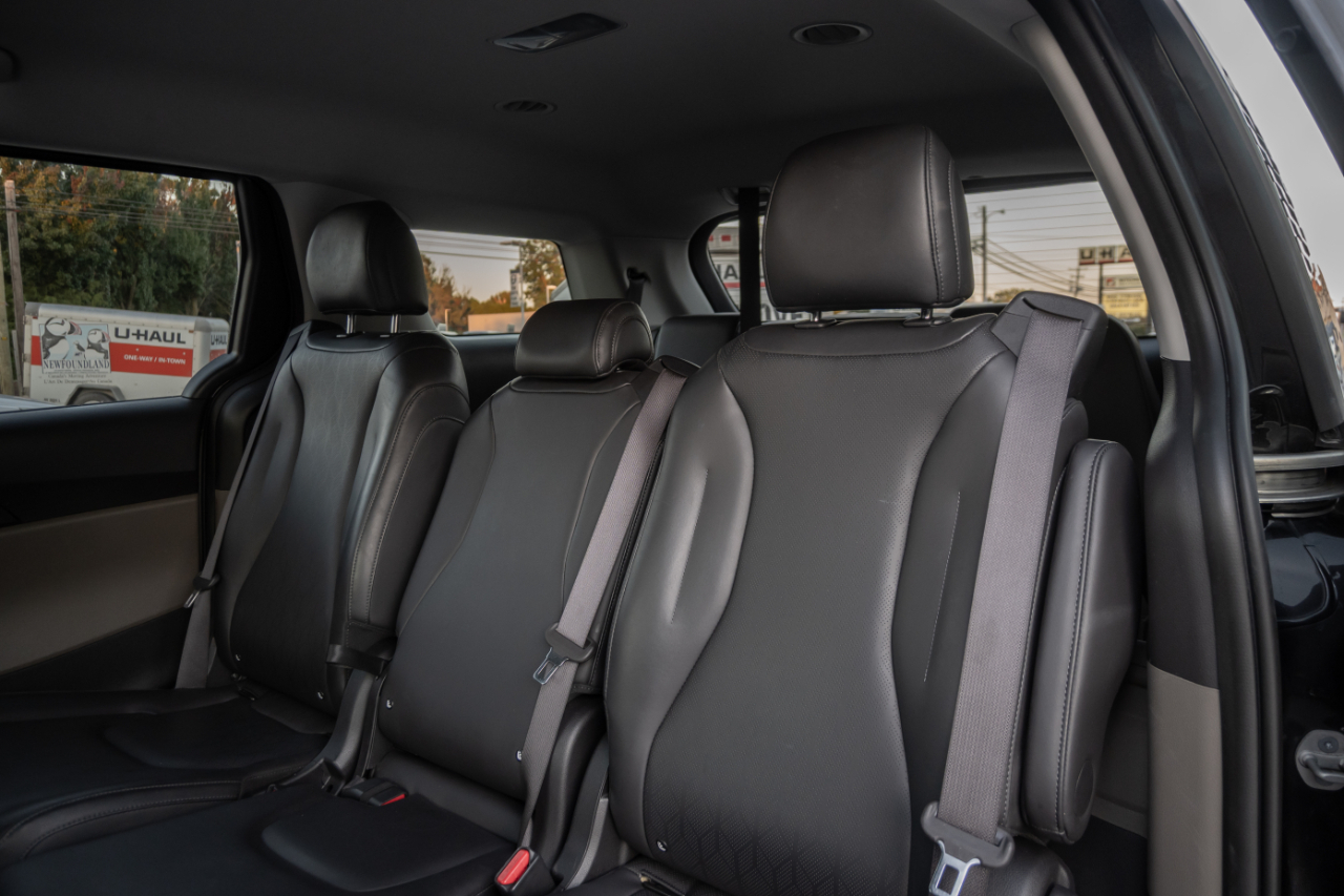 Kia Carnival LXS FWD 2025