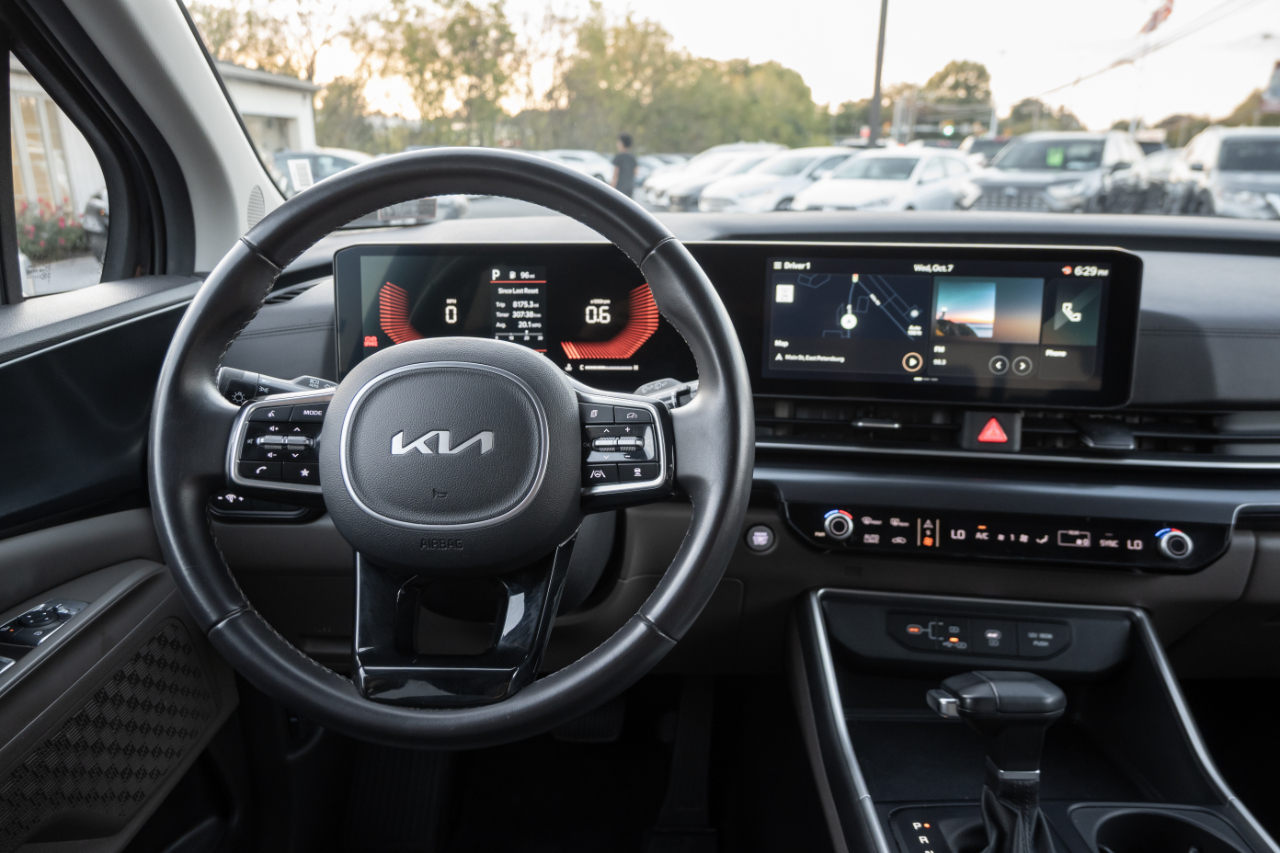 Kia Carnival LXS FWD 2025