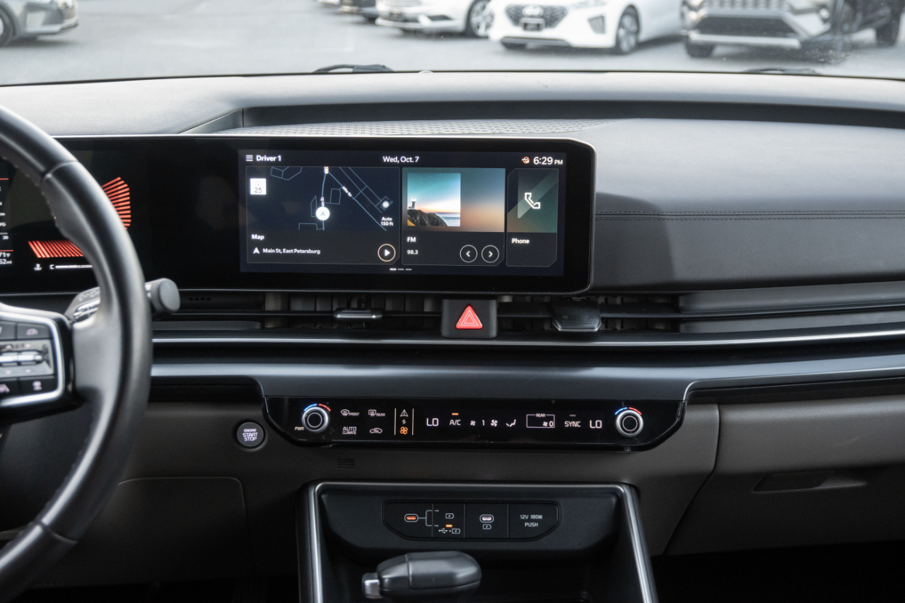 Kia Carnival LXS FWD 2025