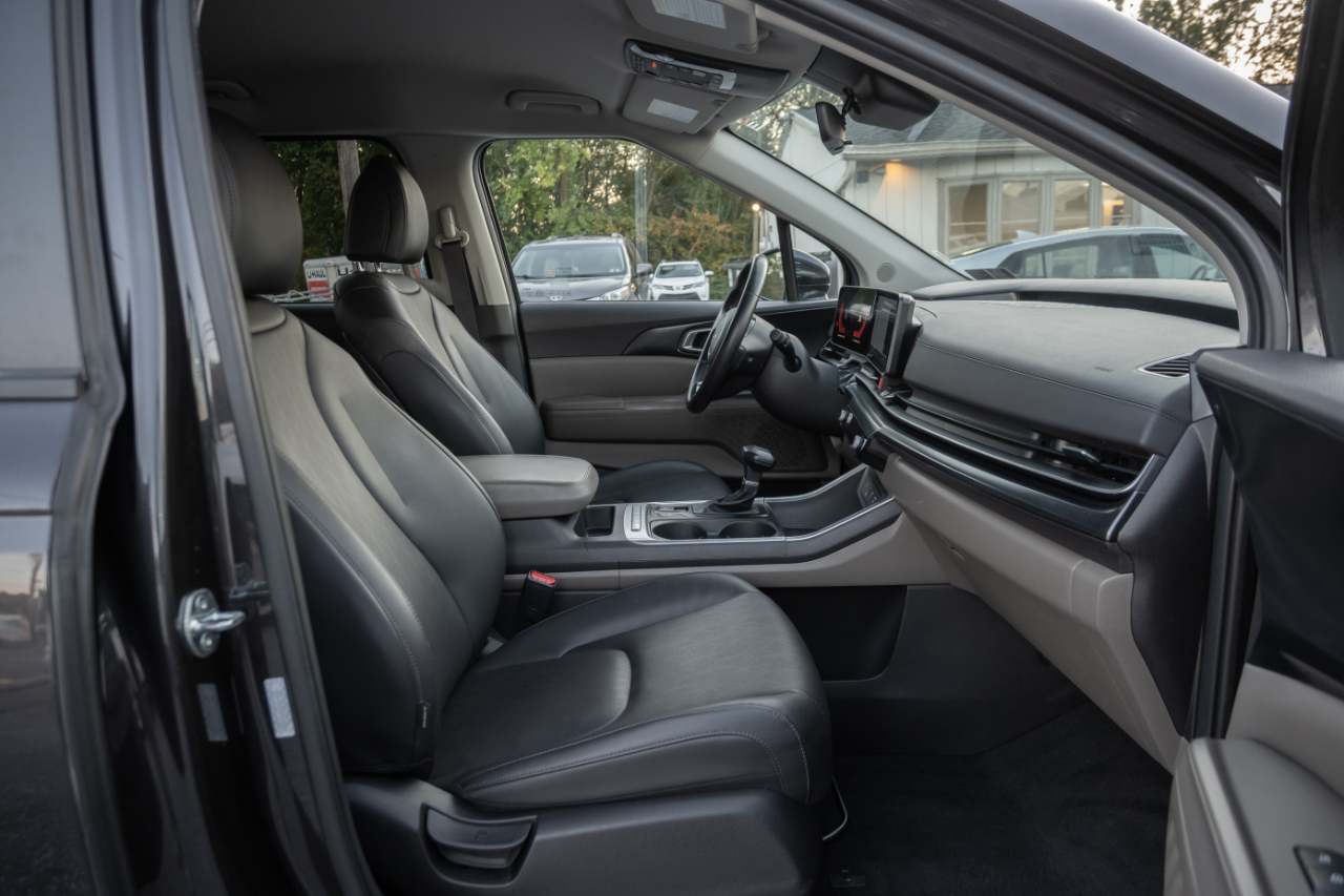 Kia Carnival LXS FWD 2025