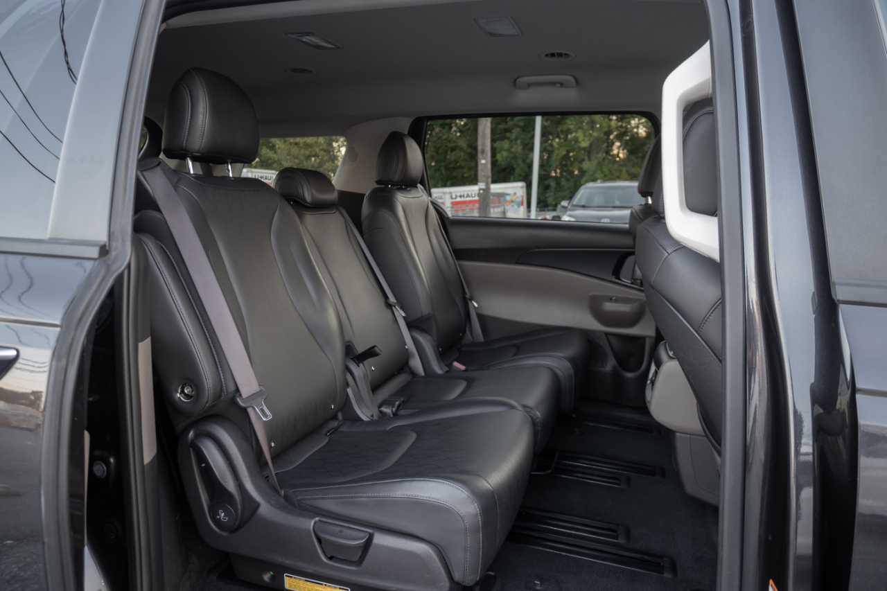 Kia Carnival LXS FWD 2025
