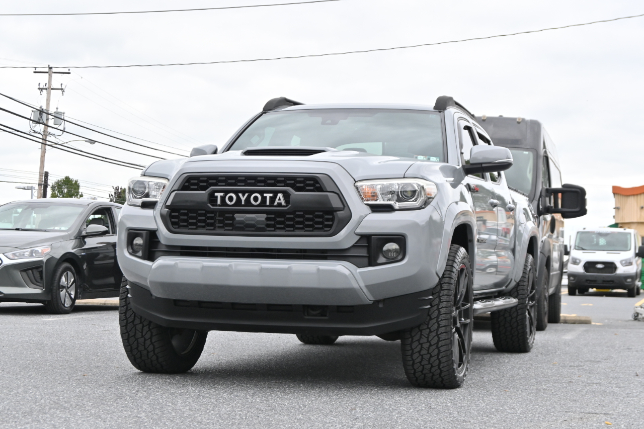 Toyota Tacoma  2018