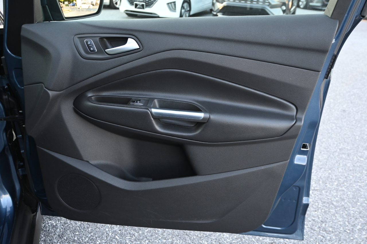 Ford C-Max Hybrid SE FWD 2018
