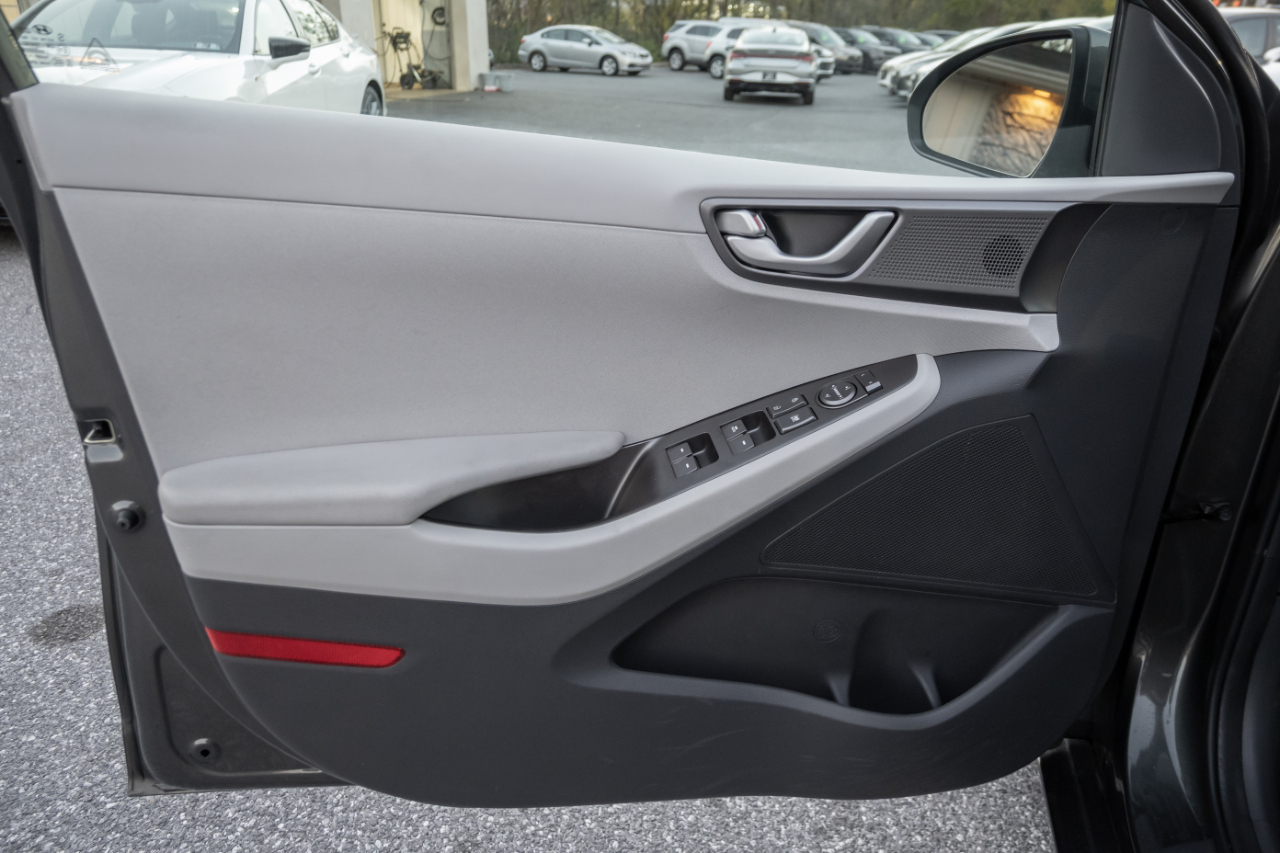 Hyundai Ioniq Hybrid Blue Hatchback 2020