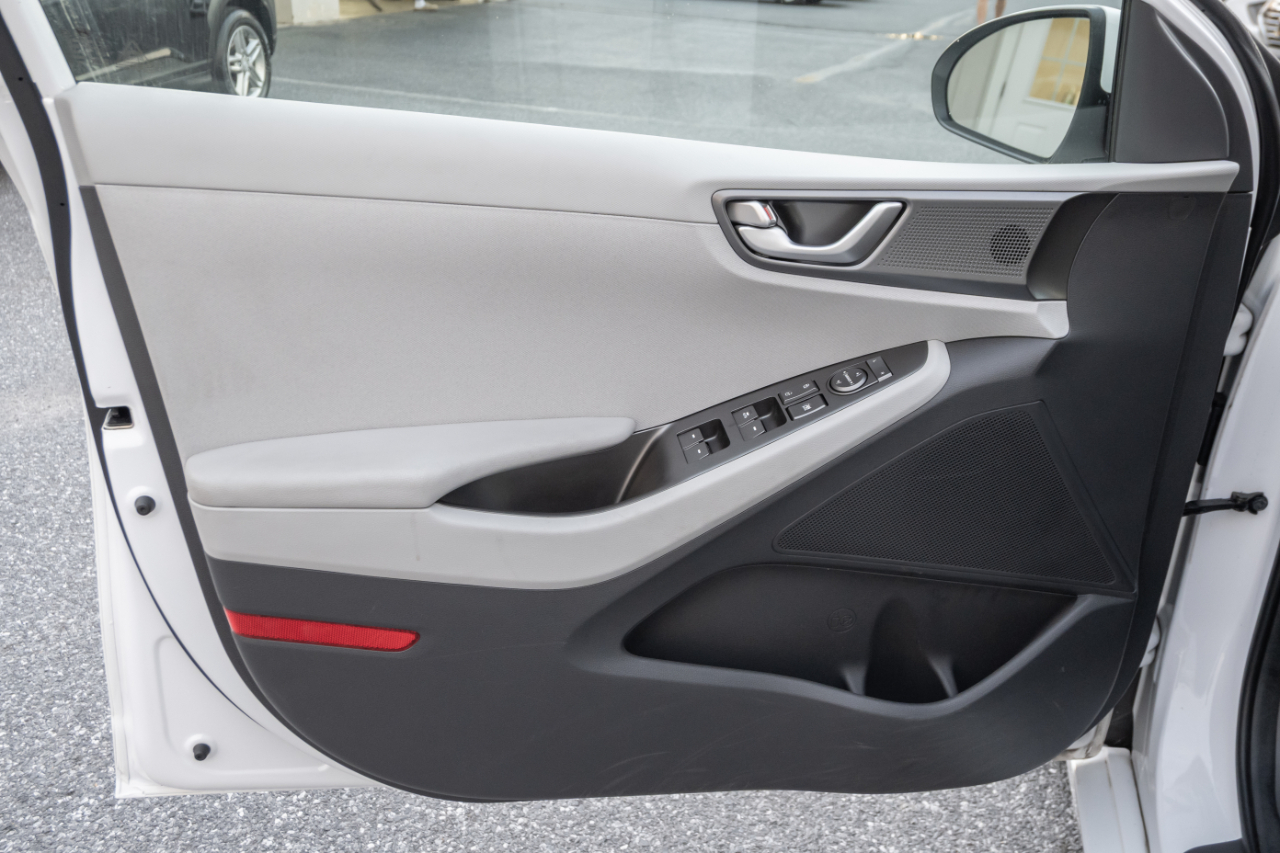 Hyundai Ioniq Hybrid Blue Hatchback 2020