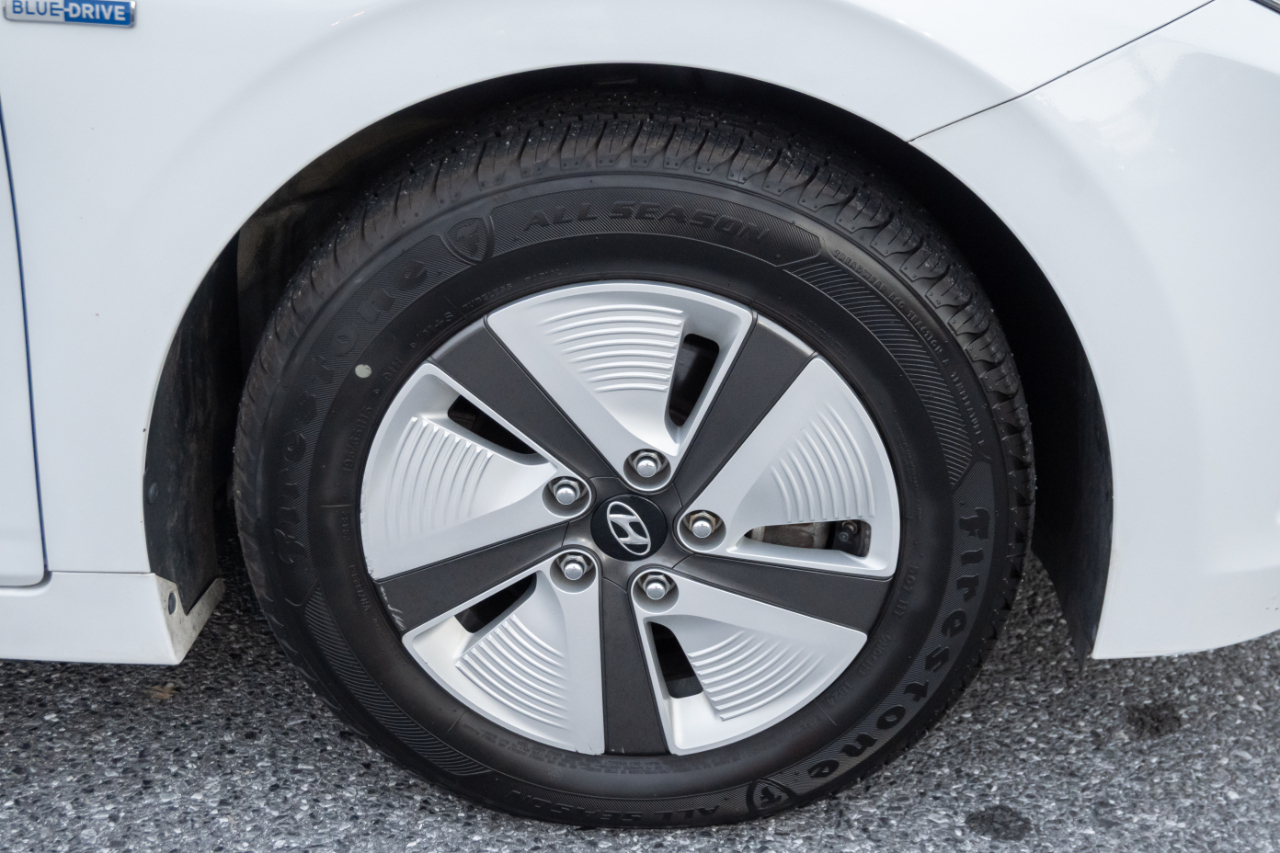 Hyundai Ioniq Hybrid Blue Hatchback 2020