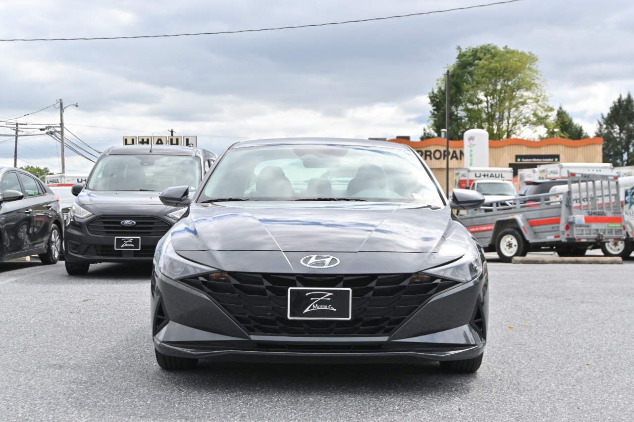 Hyundai Elantra SE 2021
