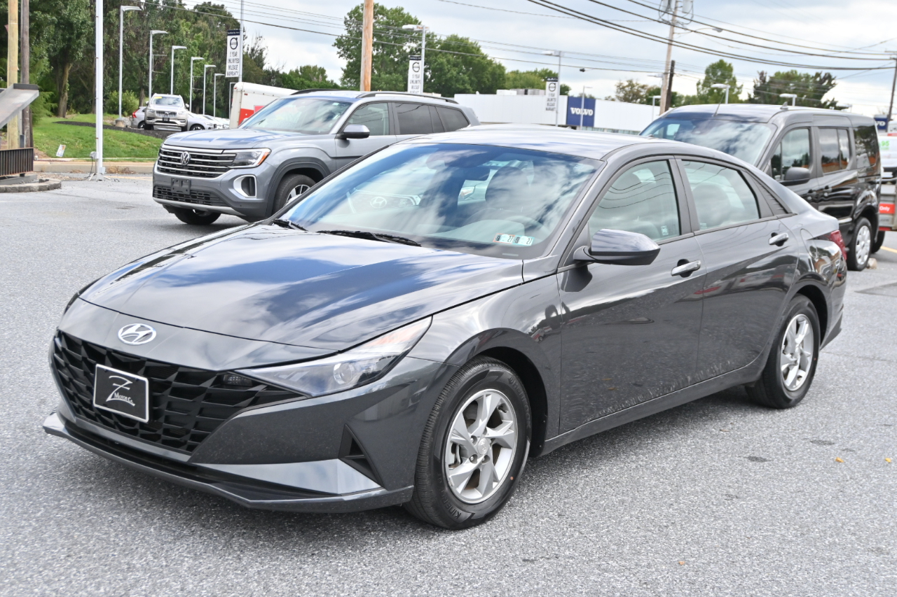 Hyundai Elantra SE 2021