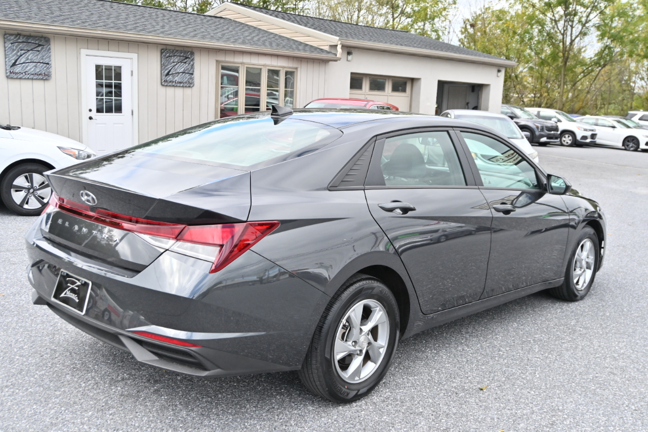 Hyundai Elantra SE 2021