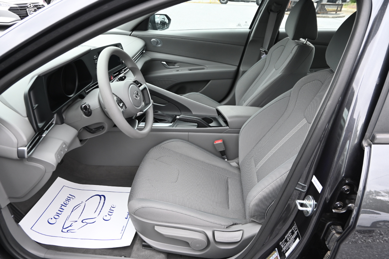 Hyundai Elantra SE 2021