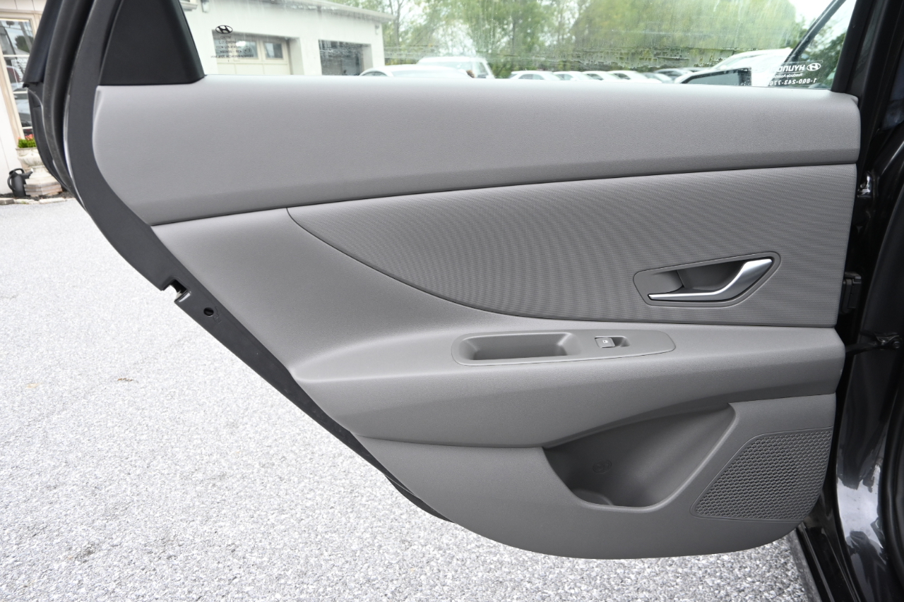 Hyundai Elantra SE 2021