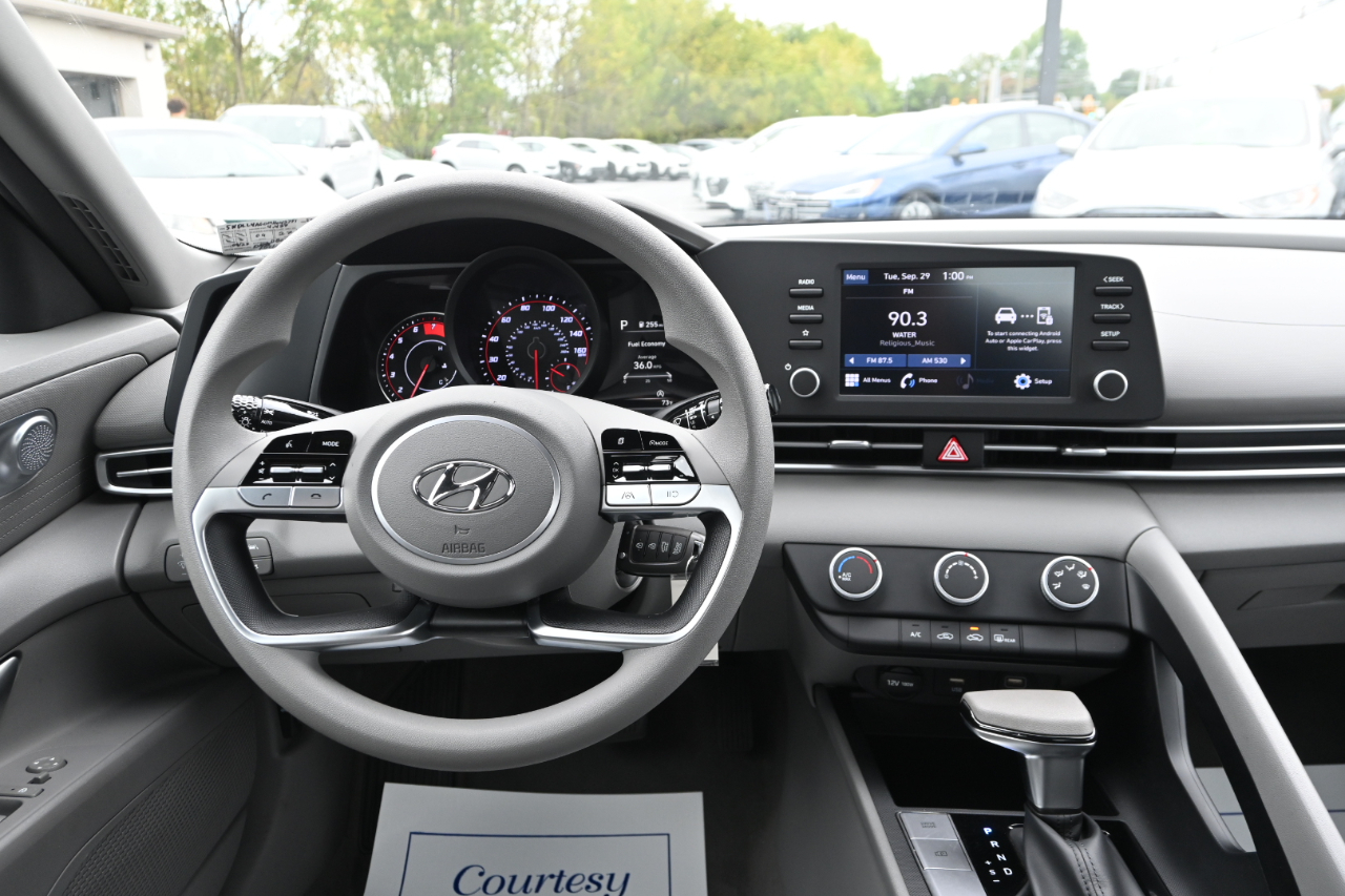 Hyundai Elantra SE 2021