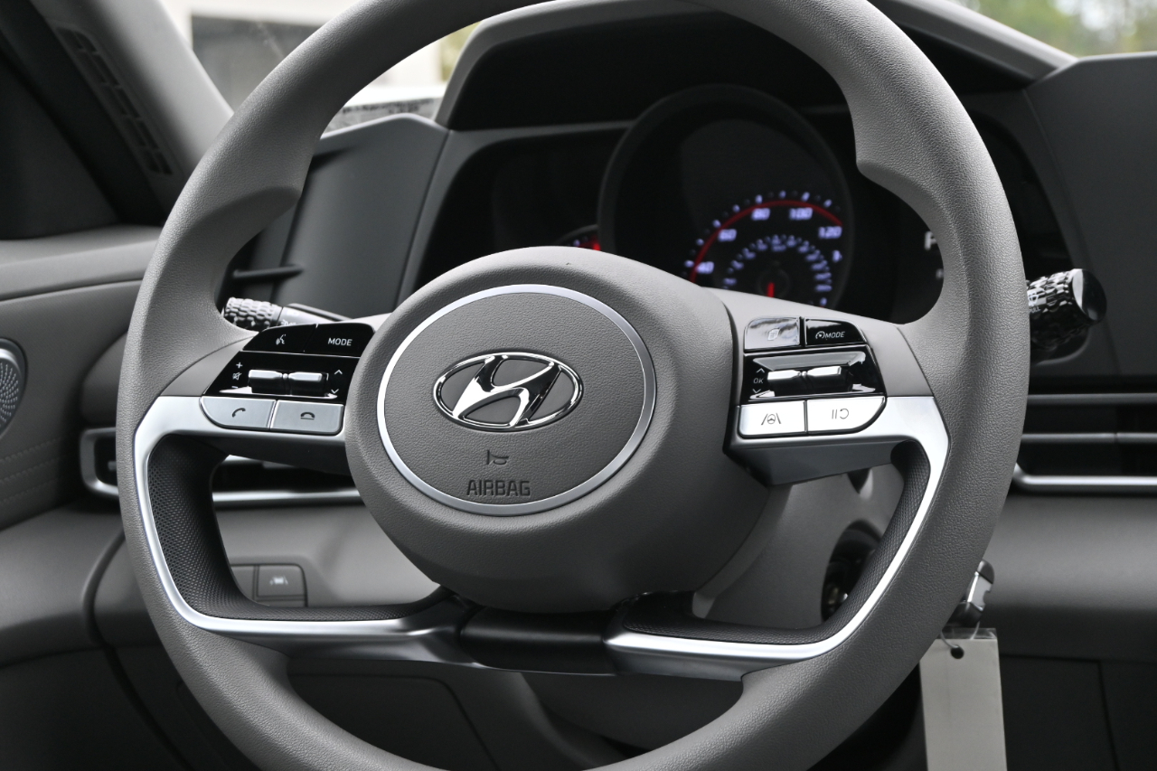 Hyundai Elantra SE 2021