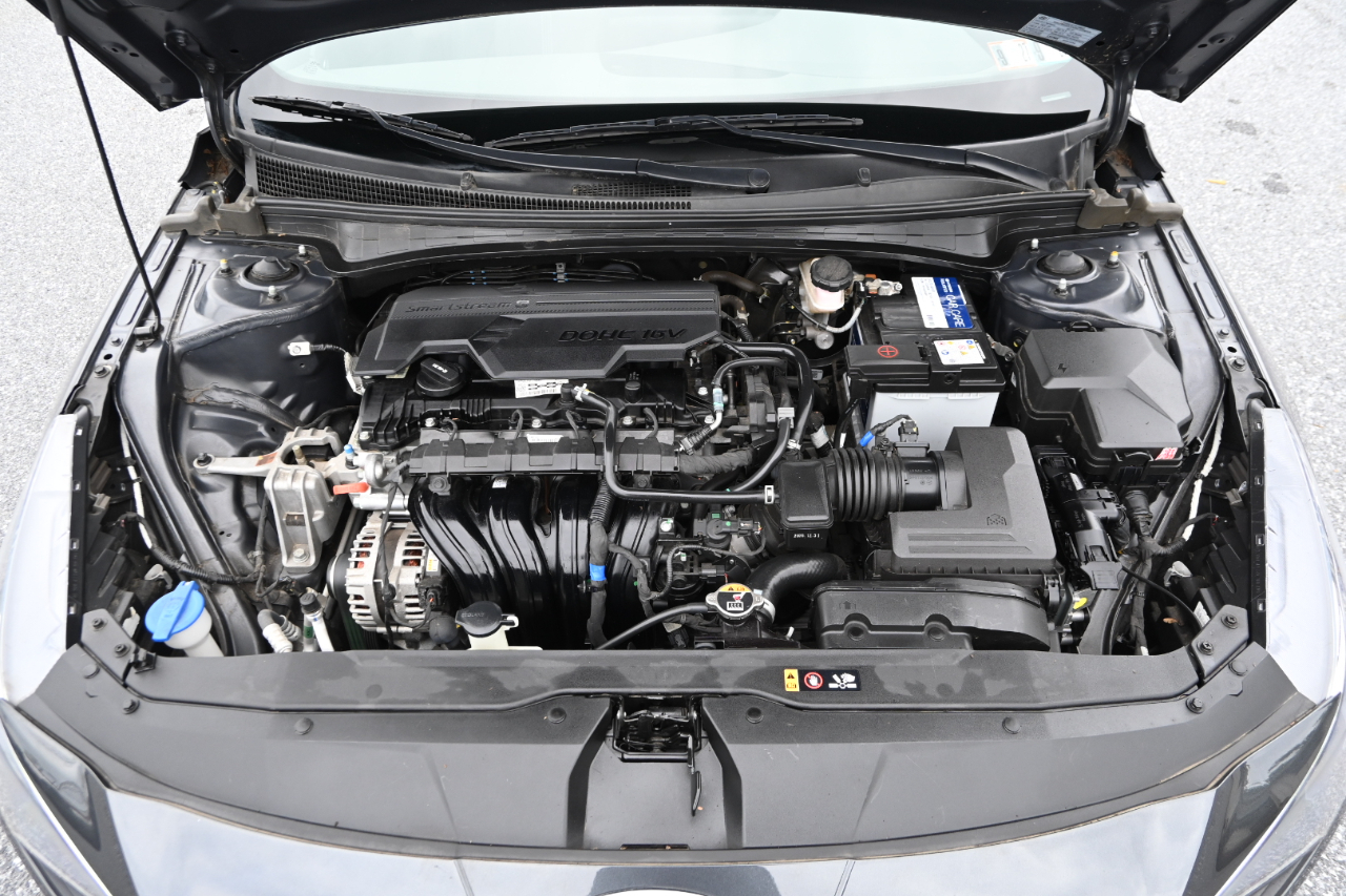 Hyundai Elantra SE 2021