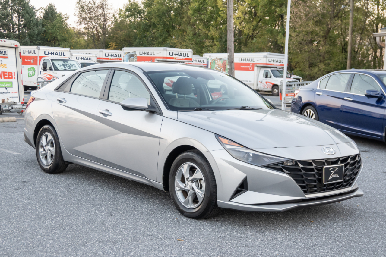 Hyundai Elantra SE 2021