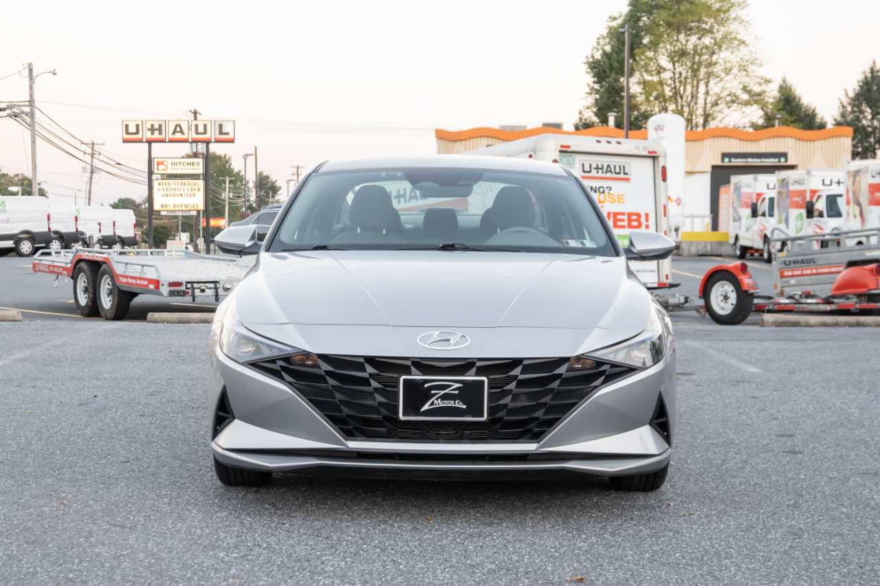 Hyundai Elantra SE 2021