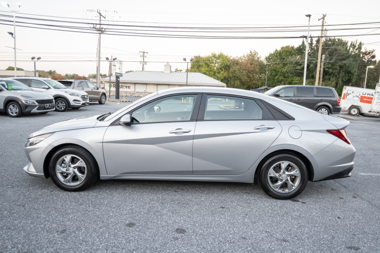 Hyundai Elantra SE 2021