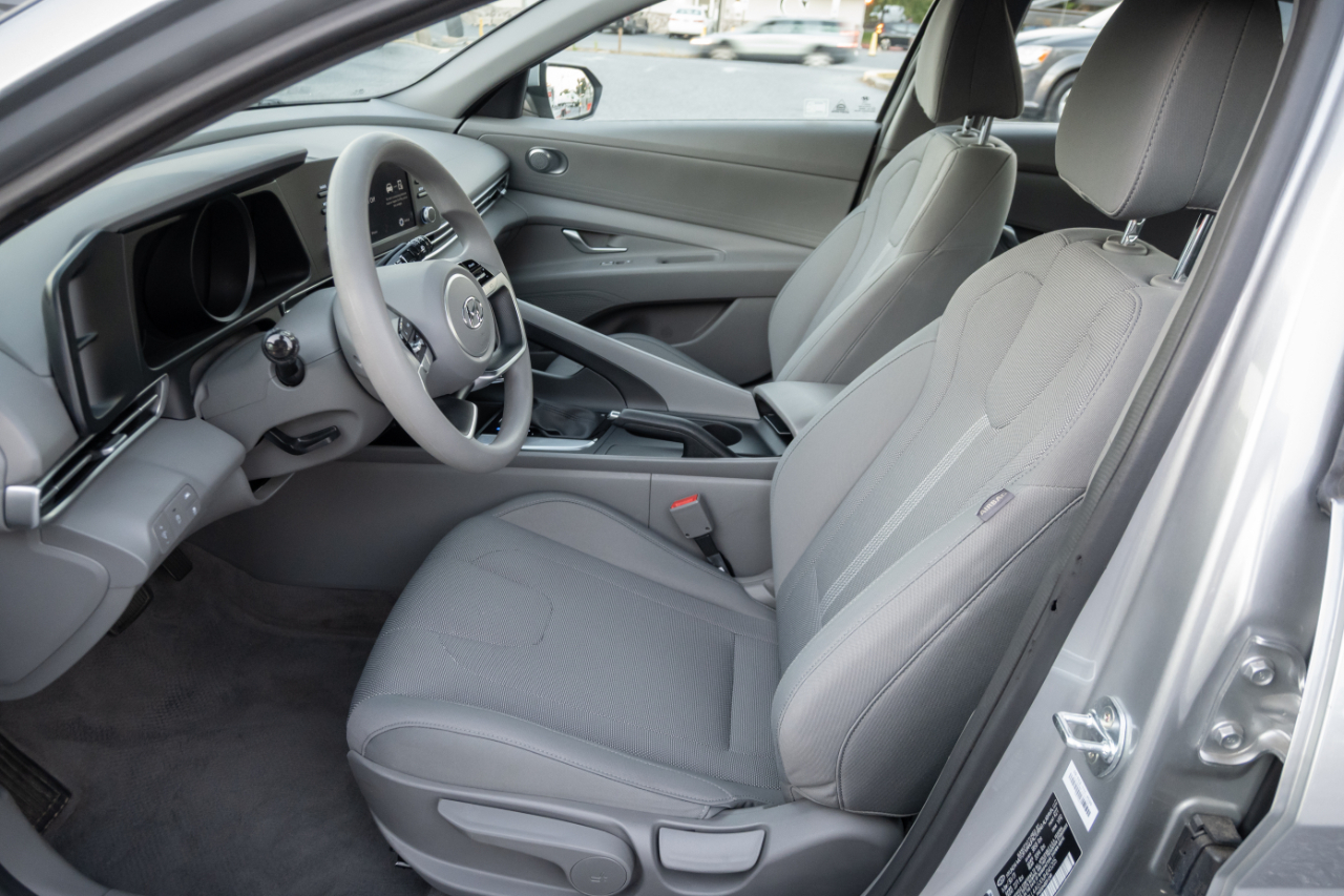 Hyundai Elantra SE 2021