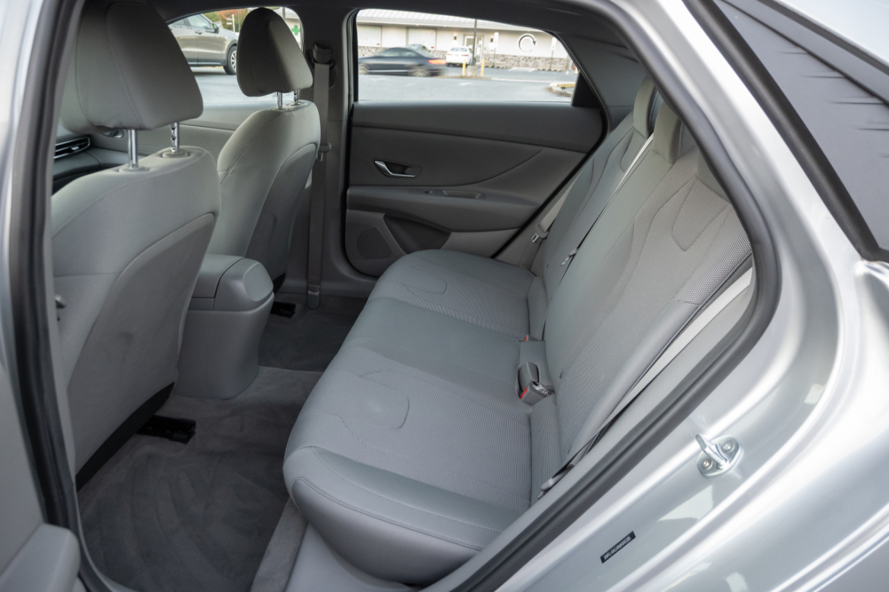 Hyundai Elantra SE 2021