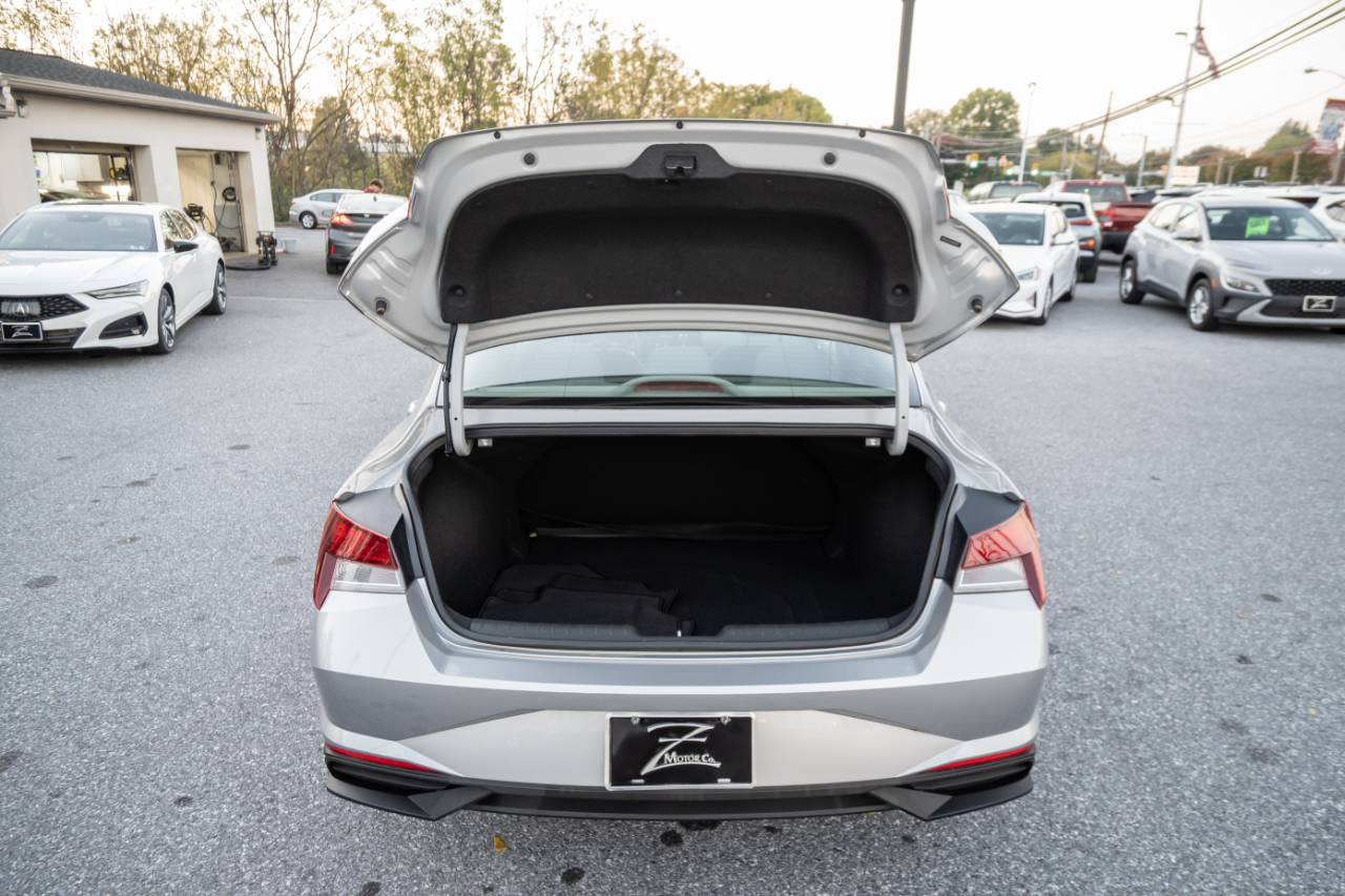 Hyundai Elantra SE 2021