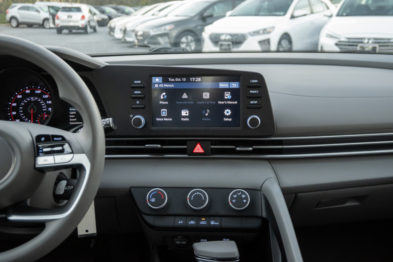 Hyundai Elantra SE 2021